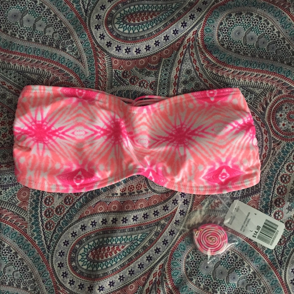 NWT tie-dye bikini top